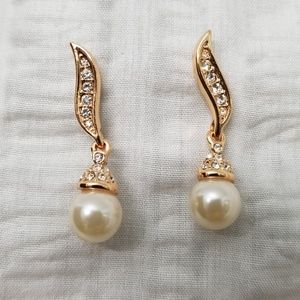 Faux pearl earring